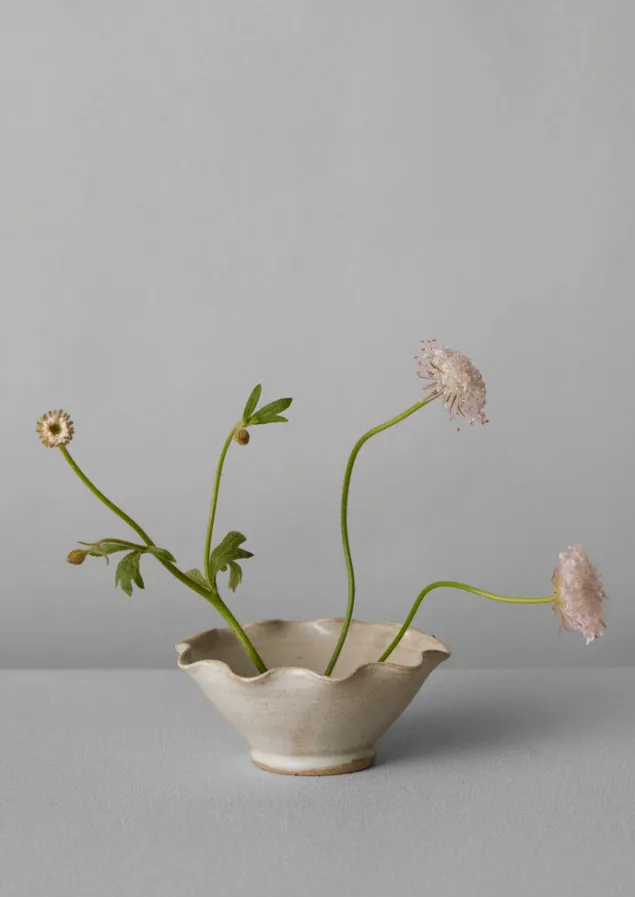 alice_passingham_scalloped_flower_frog_8-1.webp Decorative Pieces | Ceramics-TOAST Alice Passingham Scalloped Flower Frog White