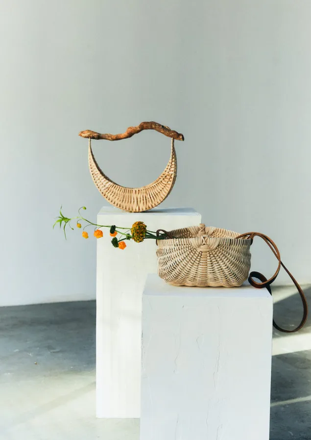 amy_krone_crescent_basket_7.webp Outdoor | Baskets-TOAST Amy Krone Crescent Basket Natural