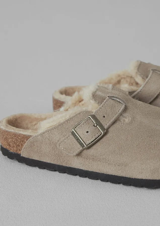 birkenstock_boston_suede_shearling_clogs_2.webp Slippers | Nightwear-TOAST Birkenstock Boston Suede Shearling Clogs Taupe