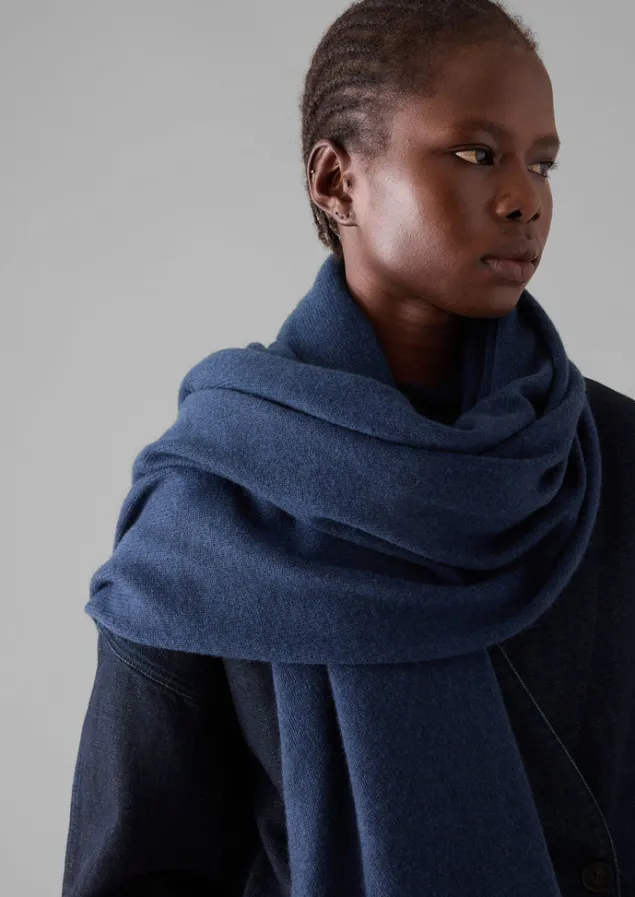cashmere_wool_wrap_scarf_2.webp Hats, Scarves & Gloves-TOAST Cashmere Wool Wrap Scarf Navy