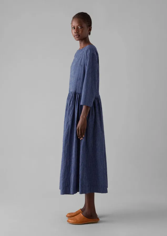 check_crinkle_cotton_boat_neck_dress_8.webp Loungewear | Dresses-TOAST Check Crinkle Cotton Boat Neck Dress Cobalt