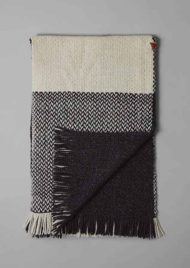 check_merino_blend_wrap_13.webp Hats, Scarves & Gloves | Knitwear-TOAST Check Merino Blend Wrap Slate/Ecru
