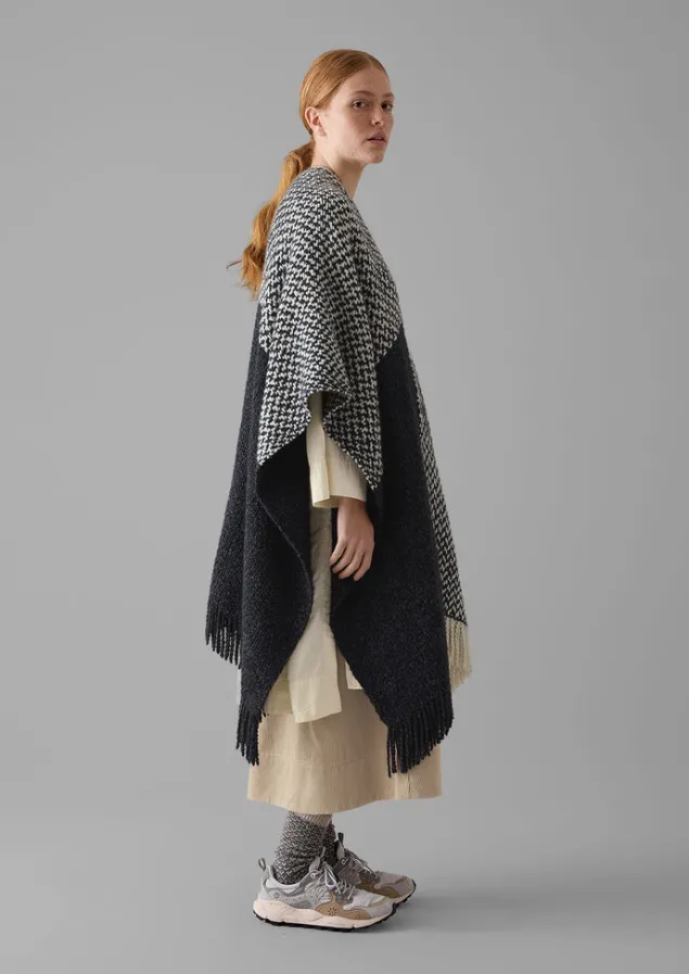 check_merino_blend_wrap_2.webp Hats, Scarves & Gloves | Knitwear-TOAST Check Merino Blend Wrap Slate/Ecru