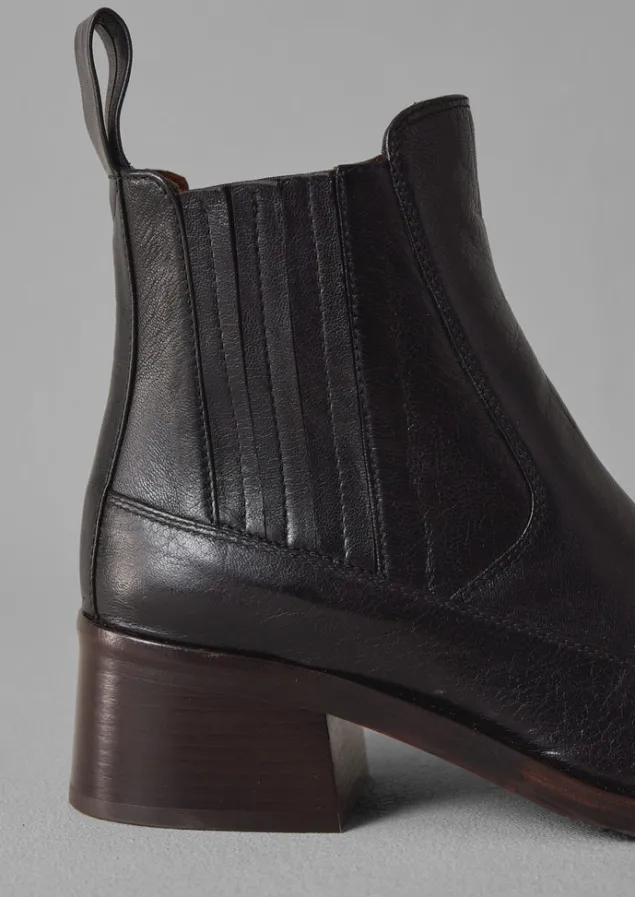 chie_mihara_lotte_leather_boots_2.webp Boots-TOAST Chie Mihara Lotte Leather Boots Black