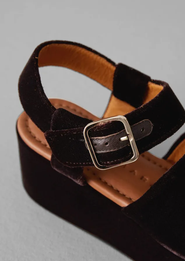 chie_mihara_velvet_platform_shoes_2.webp Sandals-TOAST Chie Mihara Velvet Platform Shoes Chocolate