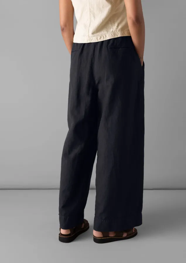 cotton_linen_wide_leg_trousers_4-1.webp Linen | Trousers-TOAST Cotton Linen Wide Leg Trousers SlateNavy