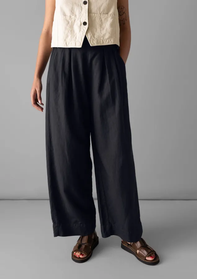 cotton_linen_wide_leg_trousers_7-1.webp Linen | Trousers-TOAST Cotton Linen Wide Leg Trousers SlateNavy