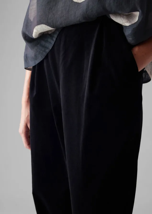 cotton_velvet_pleat_front_trousers_4.webp Velvet | Trousers-TOAST Cotton Velvet Pleat Front Trousers BrownSlate