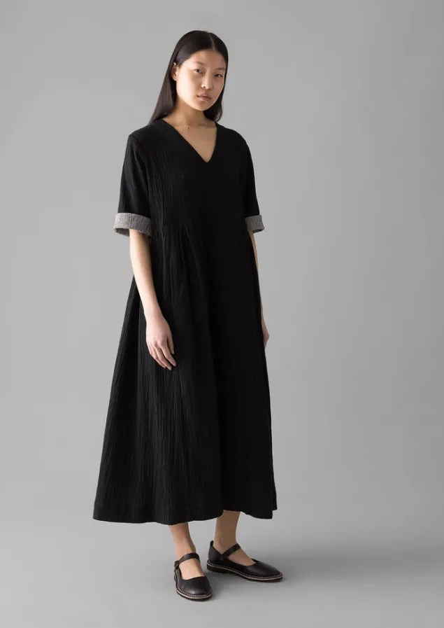 crinkled_cotton_vneck_dress_10.webp Loungewear | Dresses-TOAST Crinkled Cotton V-Neck Dress Black