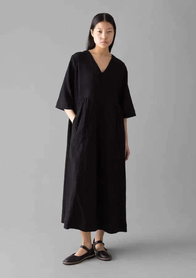 crinkled_cotton_vneck_dress_12.webp Loungewear | Dresses-TOAST Crinkled Cotton V-Neck Dress Black
