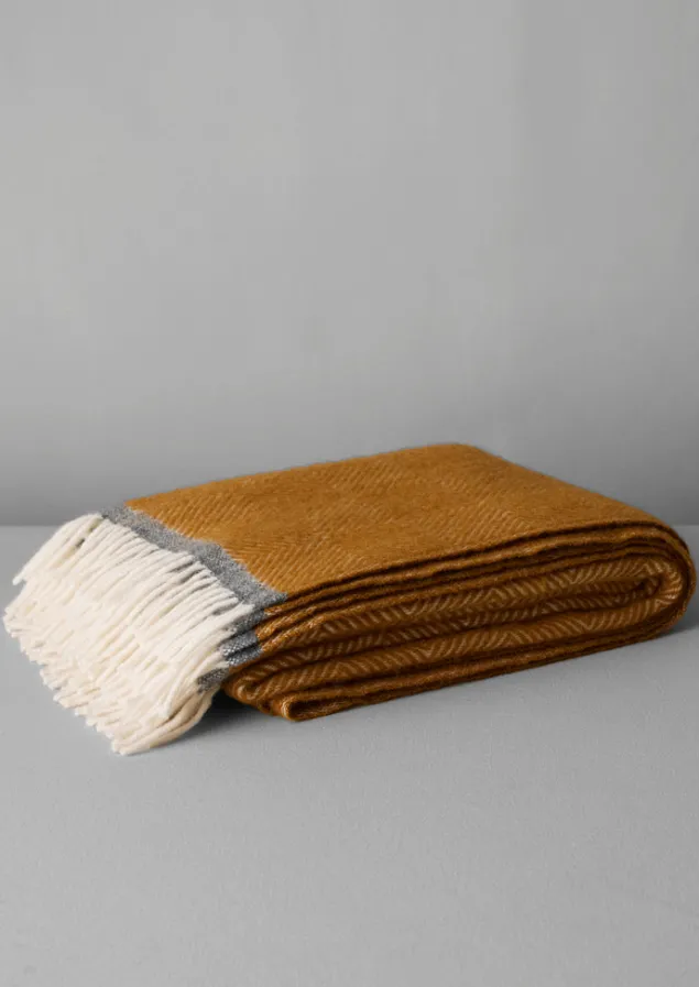 diamond_wool_blanket_10-1.webp Textiles | Blankets & Throws-TOAST Diamond Wool Blanket Caramel/Charcoal