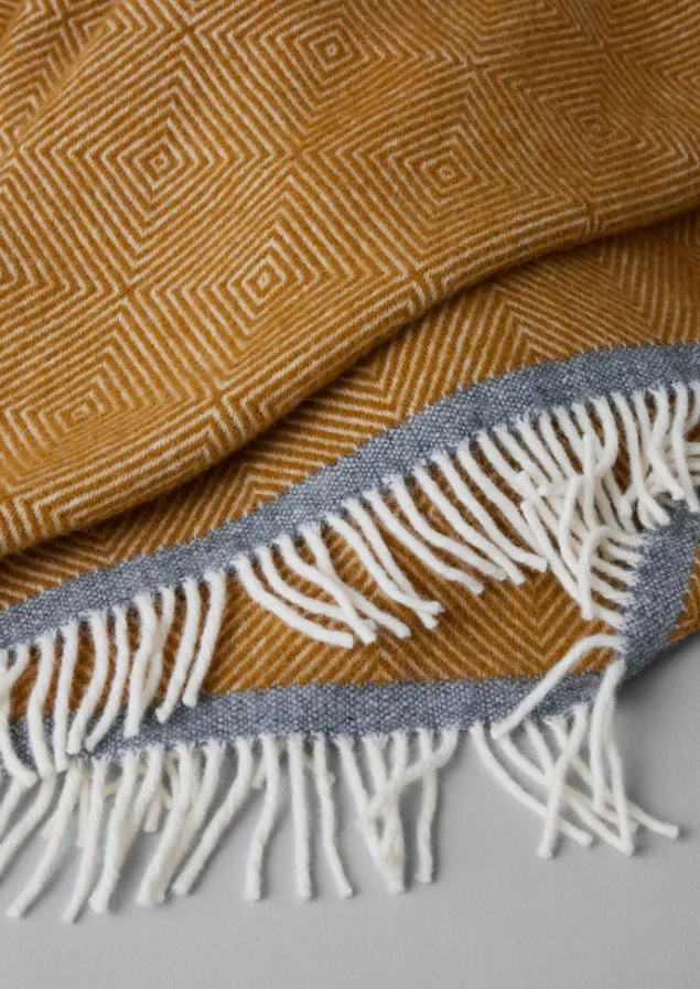 diamond_wool_blanket_9-1.webp Textiles | Blankets & Throws-TOAST Diamond Wool Blanket Caramel/Charcoal