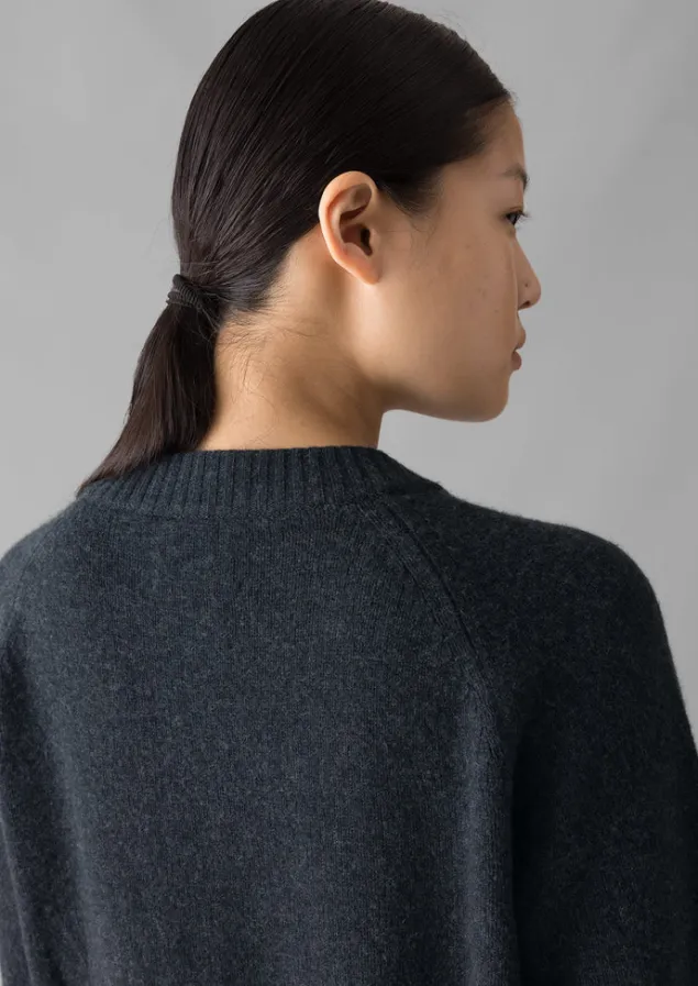 eden_wool_cashmere_raglan_cardigan_9-2.webp Cashmere | Knitwear-TOAST Eden Wool Cashmere Raglan Cardigan Charcoal