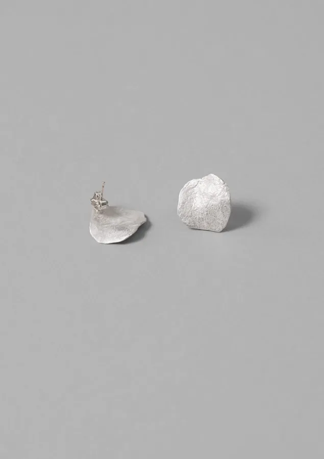 emily_nixon_flat_rock_stud_earrings_2.webp Jewellery-TOAST Emily Nixon Flat Rock Stud Earrings Silver