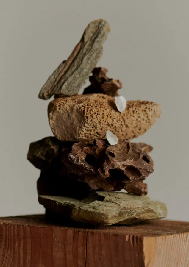emily_nixon_flat_rock_stud_earrings_4.webp Jewellery-TOAST Emily Nixon Flat Rock Stud Earrings Silver