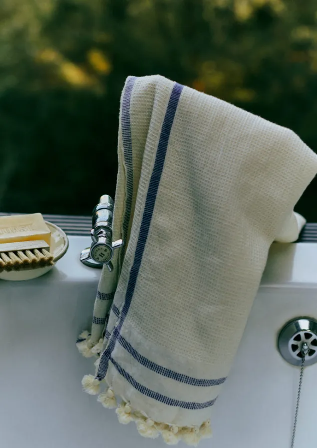 enamel_soap_dish_2.webp Bathroom-TOAST Enamel Soap Dish Putty/Cream