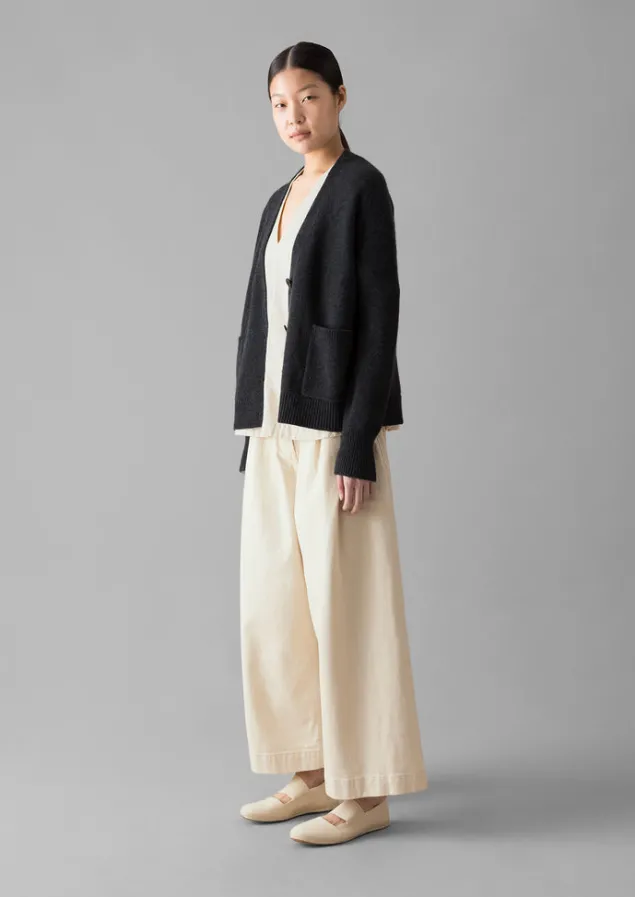 ffion_wool_cashmere_boxy_cardigan_4-1.webp Cashmere | Knitwear-TOAST Ffion Wool Cashmere Boxy Cardigan Charcoal