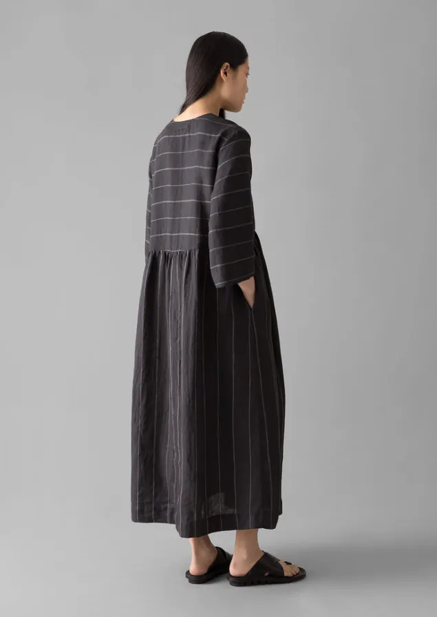 fine_stripe_linen_vneck_dress_12.webp Linen | Loungewear-TOAST Fine Stripe Linen V-Neck Dress Onyx