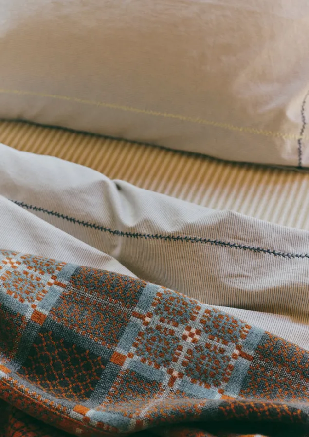 fine_stripe_organic_cotton_duvet_cover_2-1.webp Textiles | Bed Linen-TOAST Fine Stripe Organic Cotton Duvet Cover Ecru/SmokeBlue