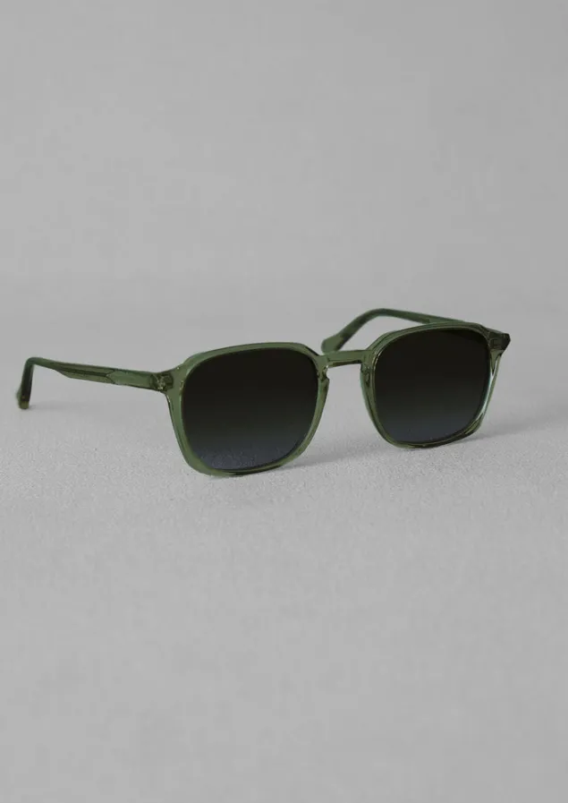 finlay_and_co_chepstow_sunglasses_3.webp Sunglasses-TOAST Finlay and Co Chepstow Sunglasses BottleGreen