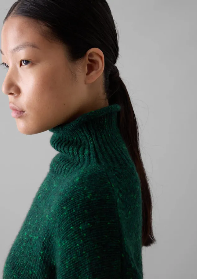 flecky_wool_cashmere_high_neck_sweater_3.webp Cashmere | Knitwear-TOAST Flecky Wool Cashmere High Neck Sweater Emerald
