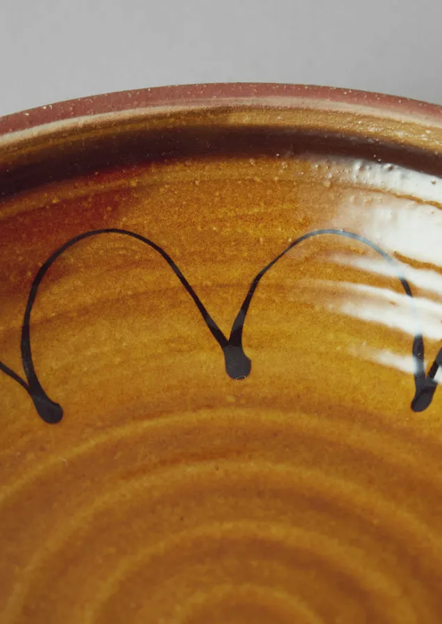 frances_savage_serving_bowl_8.webp Ceramics | Tableware-TOAST Frances Savage Serving Bowl Honey/Terracotta