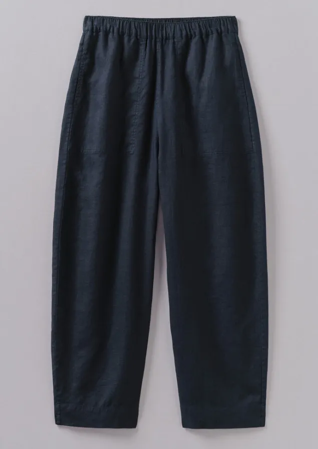 garment_dyed_linen_barrel_leg_trousers_3-2.webp Linen | Loungewear-TOAST Garment Dyed Linen Barrel Leg Trousers Midnight