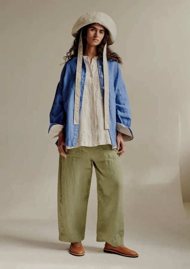 garment_dyed_linen_barrel_leg_trousers_5-1.webp Linen | Loungewear-TOAST Garment Dyed Linen Barrel Leg Trousers Salvia