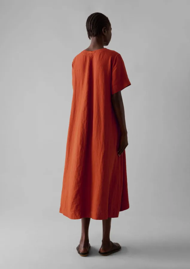 garment_dyed_linen_vneck_dress_7-1.webp Linen | Loungewear-TOAST Garment Dyed Linen V-Neck Dress RooibosRed