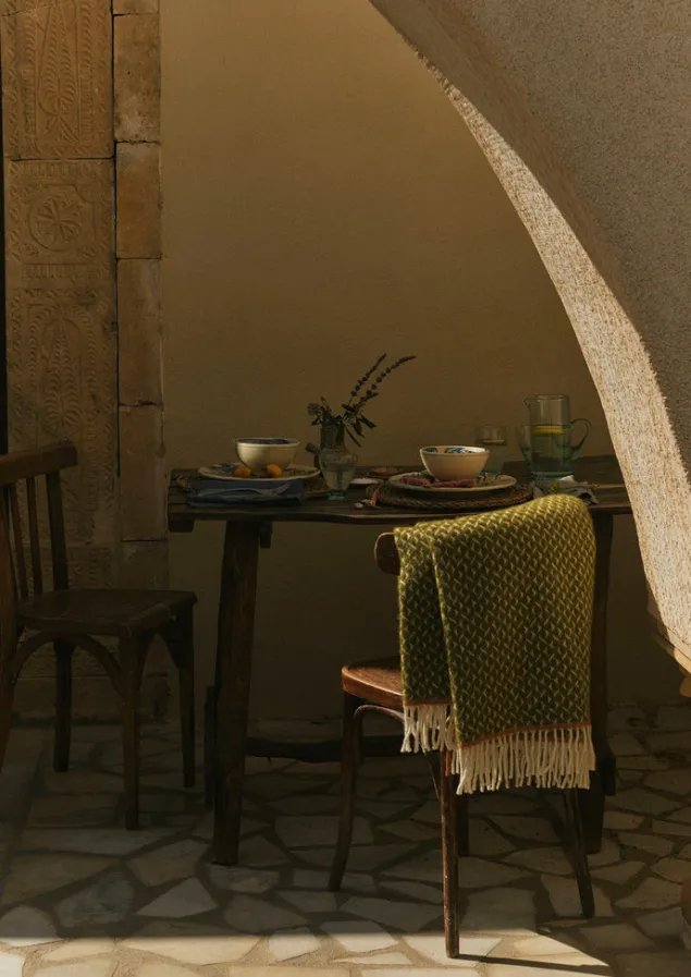 geo_diamond_wool_blanket_6-1.webp Textiles | Blankets & Throws-TOAST Geo Diamond Wool Blanket Olive/SoftCoral