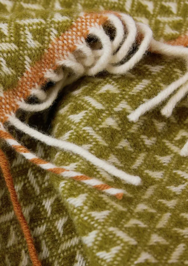 geo_diamond_wool_blanket_8-1.webp Textiles | Blankets & Throws-TOAST Geo Diamond Wool Blanket Olive/SoftCoral