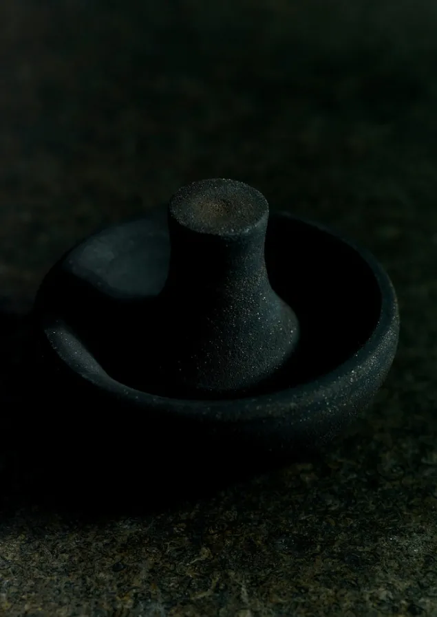 grace_mccarthy_pestle_and_mortar_2.webp Ceramics | Kitchen-TOAST Grace McCarthy Pestle and Mortar VulcanBlack