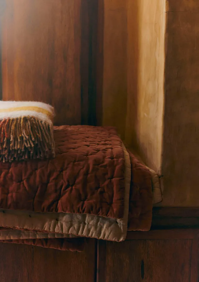 hand_quilted_velvet_throw_4-1.webp Textiles | Blankets & Throws-TOAST Hand Quilted Velvet Throw SoftGinger/Natural