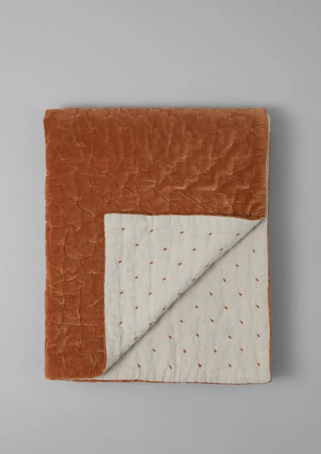 hand_quilted_velvet_throw_5-3.webp Textiles | Blankets & Throws-TOAST Hand Quilted Velvet Throw SoftGinger/Natural