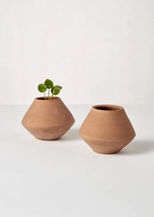 lopa_terracotta_planter_3-1.webp Decorative Pieces | Outdoor-TOAST Lopa Planter Terracotta