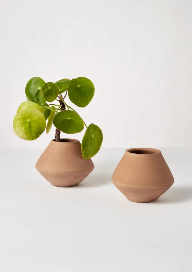 lopa_terracotta_planter_6-1.webp Decorative Pieces | Outdoor-TOAST Lopa Planter Terracotta