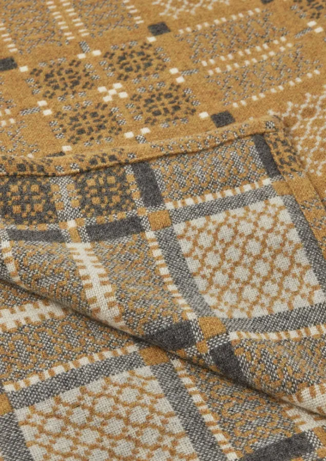 melin_tregwynt_welsh_blanket_4-2.webp Textiles | Blankets & Throws-TOAST Melin Tregwynt Welsh Blanket Mead/Ash