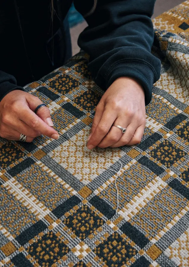 melin_tregwynt_welsh_blanket_7-5.webp Textiles | Blankets & Throws-TOAST Melin Tregwynt Welsh Blanket Mead/Ash