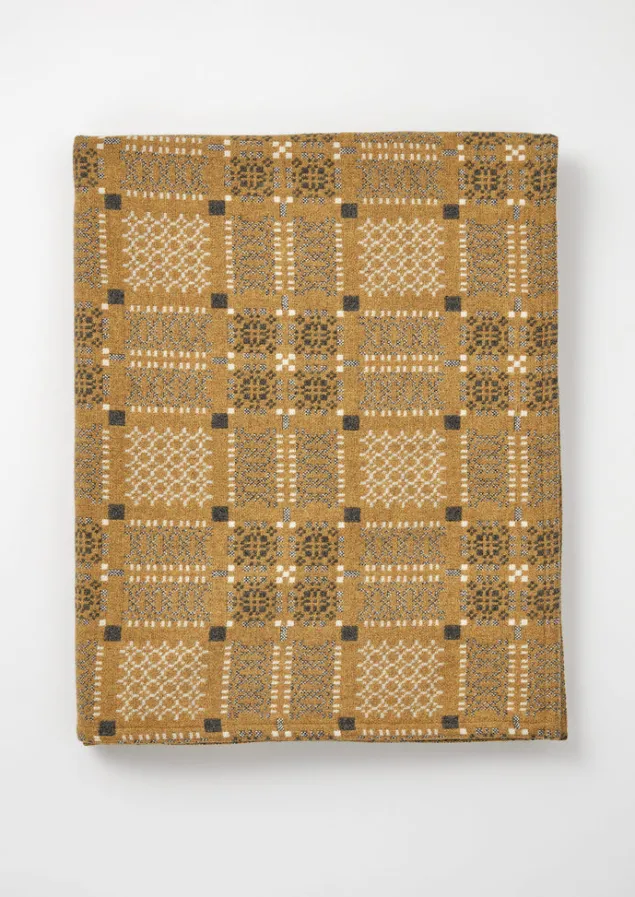 melin_tregwynt_welsh_blanket_8-2.webp Textiles | Blankets & Throws-TOAST Melin Tregwynt Welsh Blanket Mead/Ash