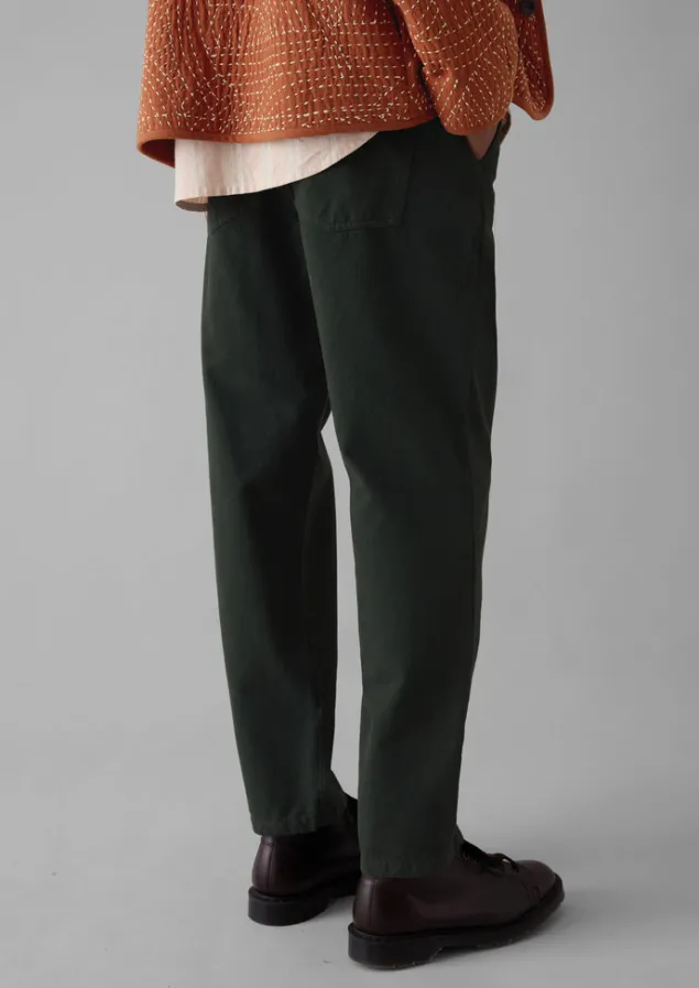 norv_garment_dyed_tapered_trousers_6.webp Workwear | Trousers-TOAST Norv Garment Dyed Tapered Trousers DarkMineralGreen