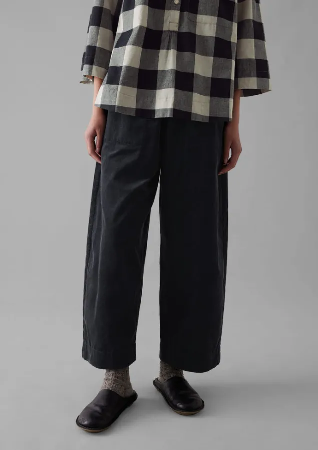 organic_cord_barrel_leg_trousers_15-1.webp Cord | Loungewear-TOAST Organic Cord Barrel Leg Trousers Charcoal