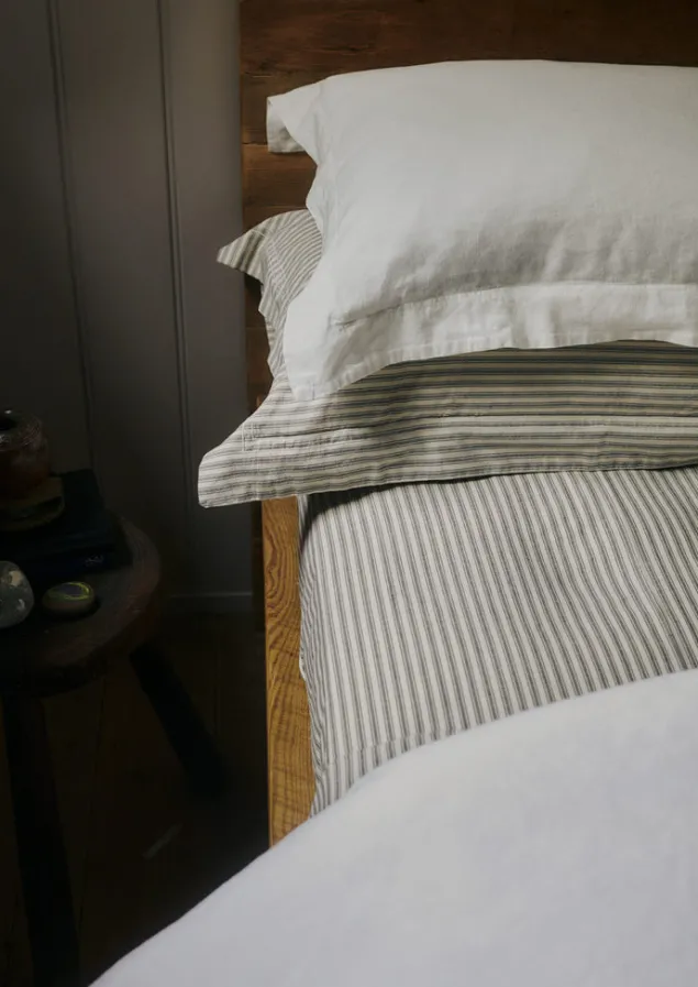 organic_cotton_ticking_stripe_fitted_sheet_4-1.webp Textiles | Bed Linen-TOAST Organic Cotton Ticking Stripe Fitted Sheet Ecru/Graphite