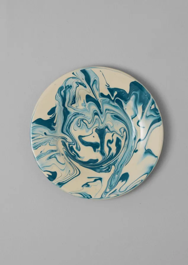 poterie_barbotine_marbled_plate_4.webp Ceramics | Tableware-TOAST Poterie Barbotine Marbled Plate Cream/Blue