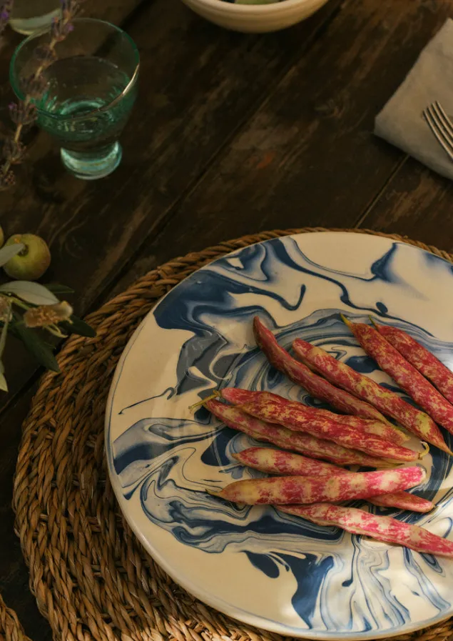 poterie_barbotine_marbled_plate_5.webp Ceramics | Tableware-TOAST Poterie Barbotine Marbled Plate Cream/Blue