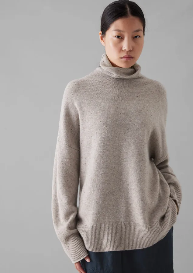 roll_neck_wool_cashmere_sweater_16.webp Jersey | Cashmere-TOAST Roll Neck Wool Cashmere Sweater Oatmeal