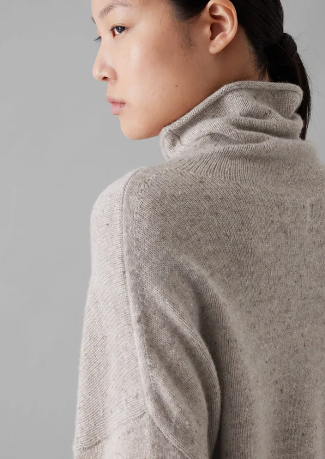 roll_neck_wool_cashmere_sweater_9.webp Jersey | Cashmere-TOAST Roll Neck Wool Cashmere Sweater Oatmeal