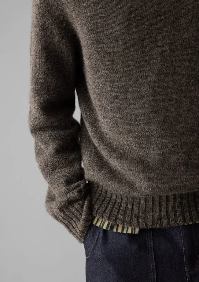 seamless_shetland_wool_sweater_3.webp Knitwear-TOAST Seamless Shetland Wool Sweater Grey