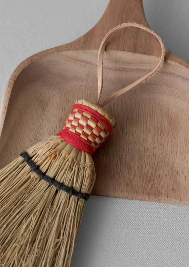 sorghum_table_dustpan_and_brush_3.webp Kitchen-TOAST Sorghum Table Dustpan and Brush Natural