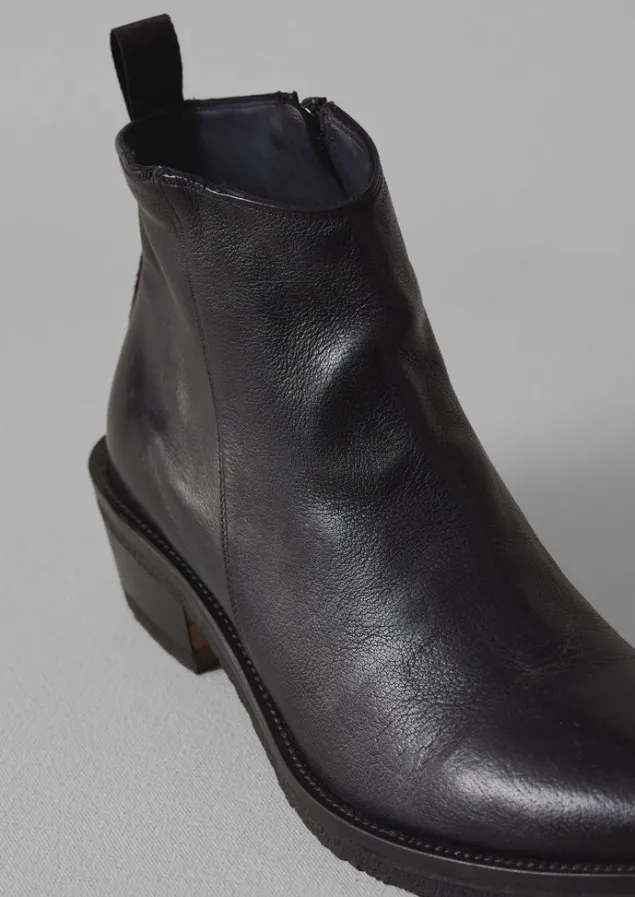 sturlini_leather_ankle_boots_2.webp Boots-TOAST Sturlini Leather Ankle Boots Black