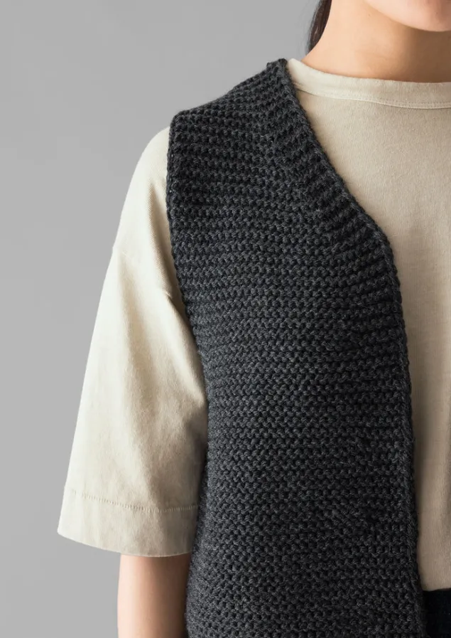 textured_knit_gilet_4-1.webp Knitwear-TOAST Textured Knit Gilet Charcoal
